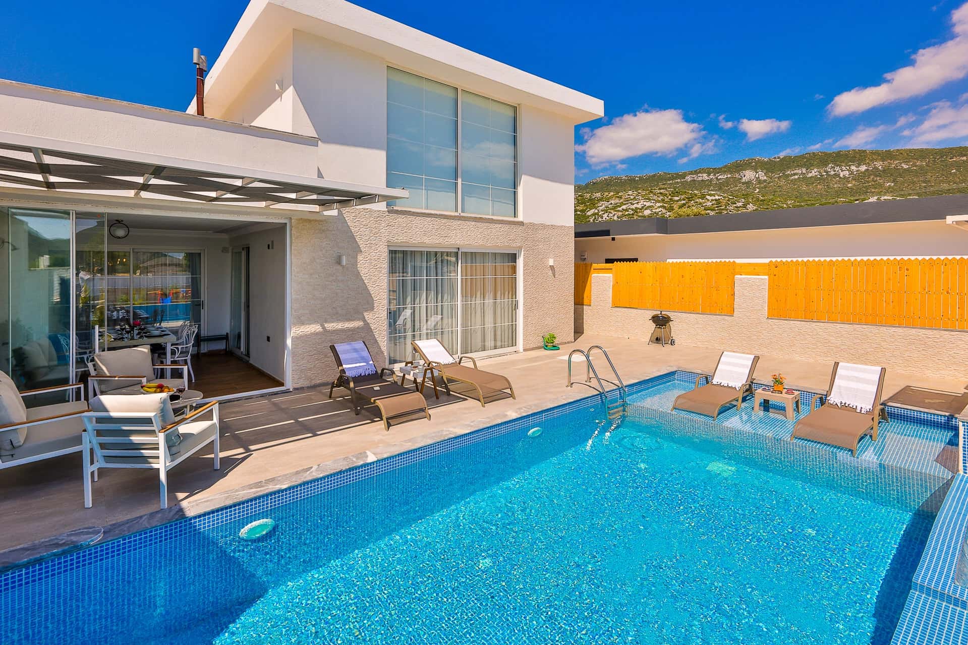 Villa Mulberry Barley