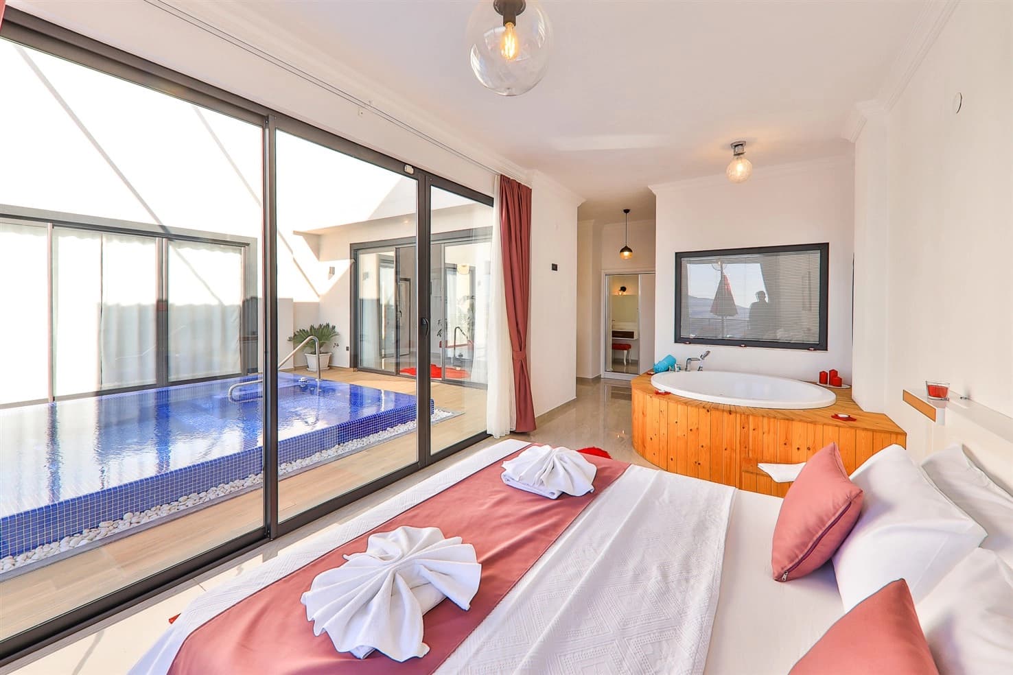 Villa Ege Korunaklı Havuz 76