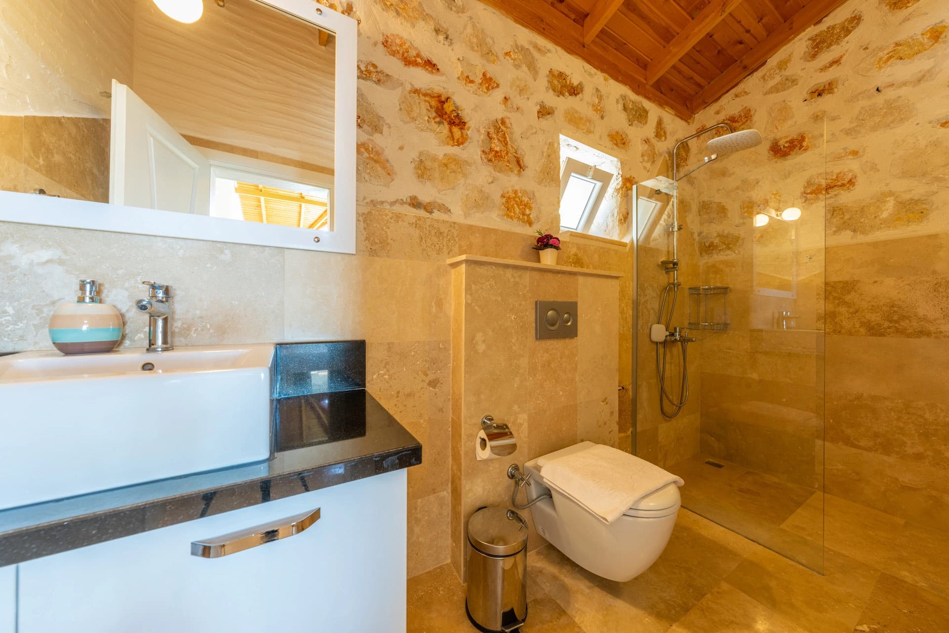 Villa Sude Korunaklı Havuz 45