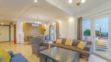 Villa Beyaz Isıtmalı Havuz 50