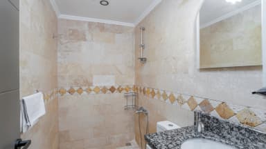 Villa Beyaz Isıtmalı Havuz 72