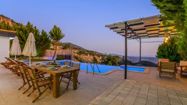 Villa Neco Korunaklı Havuz 99