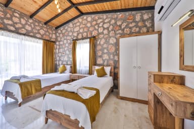 Villa Azra Naz Korunaklı Havuz 89