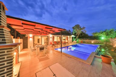 Villa Çilek Çocuk Havuzu 22