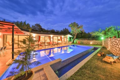 Villa Çilek Çocuk Havuzu 36