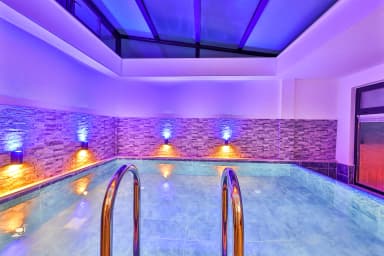 Villa Zeugma Korunaklı Havuz 45