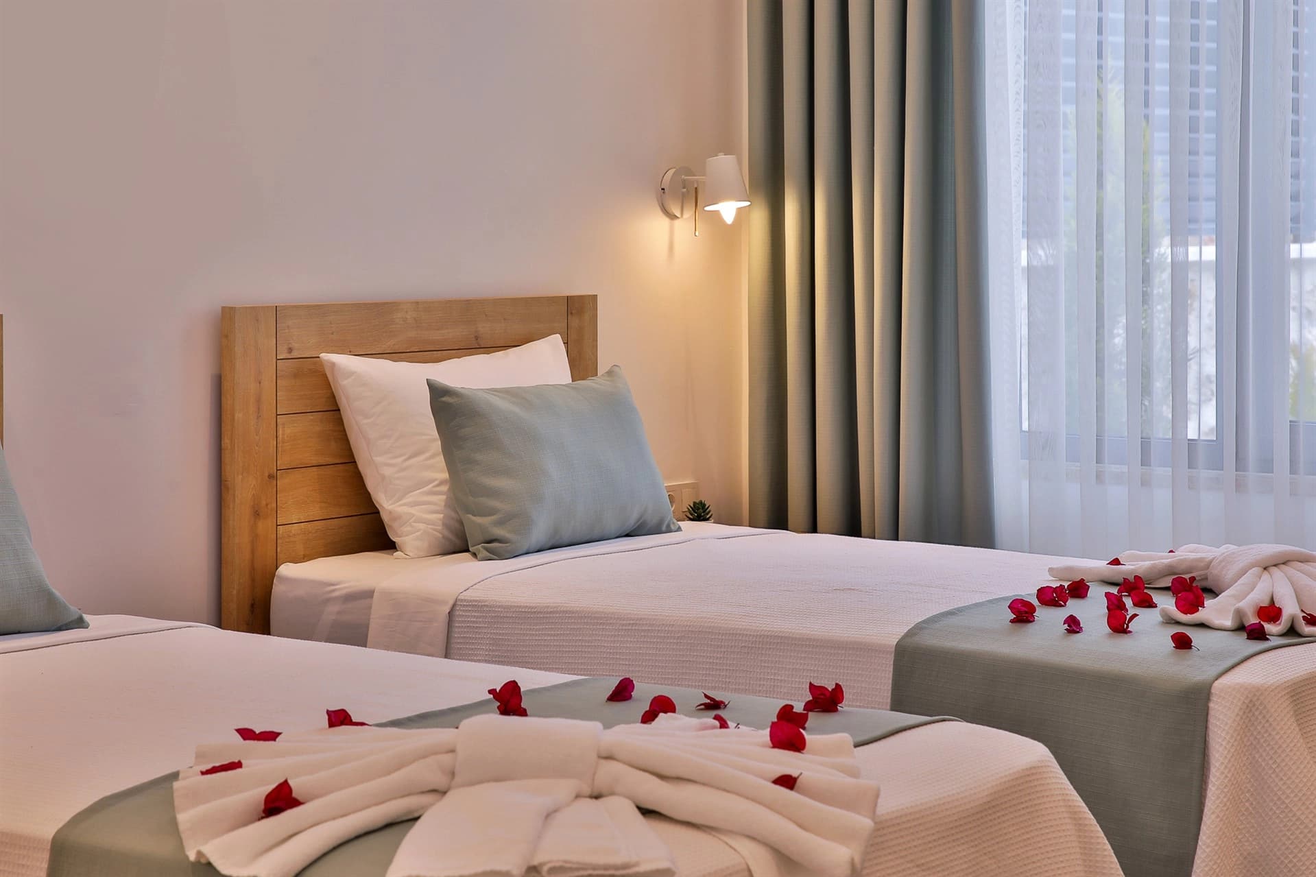 Villa Badem Çiçeği Korunaklı Havuz 99