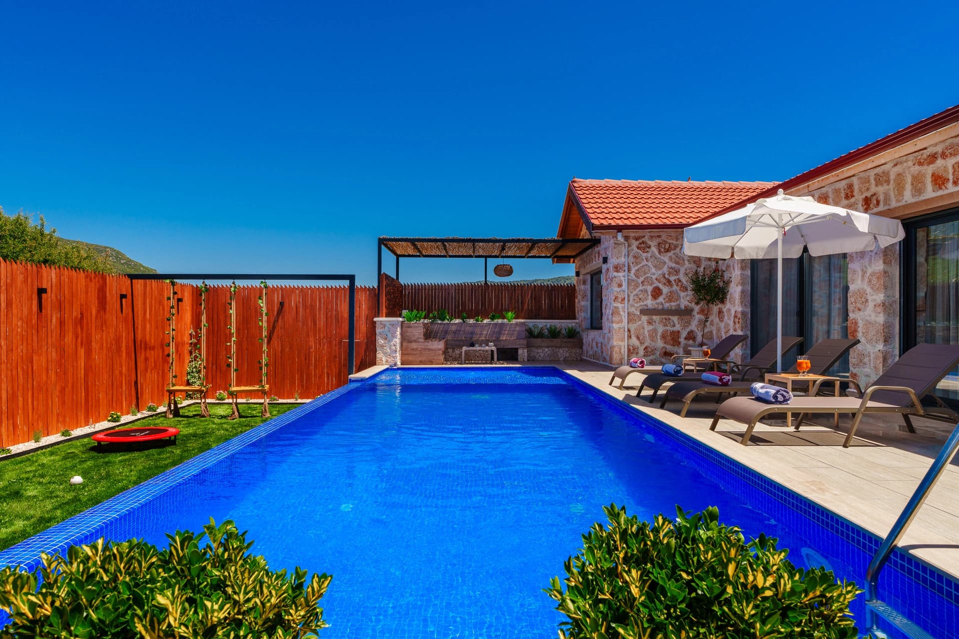 Villa Aselim Korunaklı Havuz 71