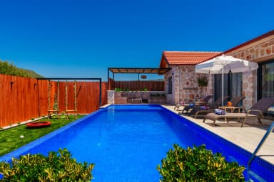 Villa Aselim Korunaklı Havuz 71
