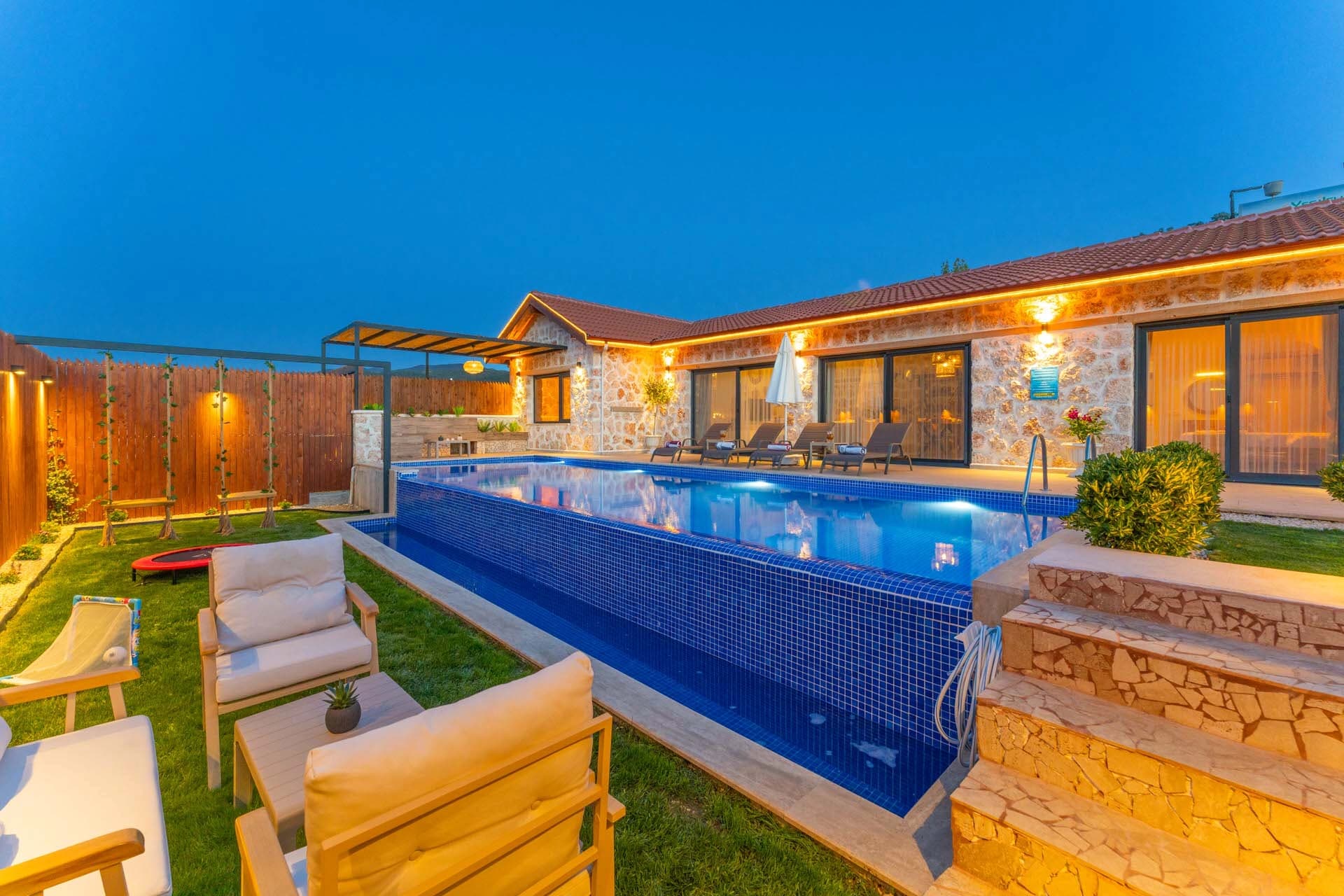 Villa Aselim Korunaklı Havuz 51