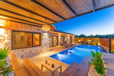 Villa Aselim Korunaklı Havuz 17