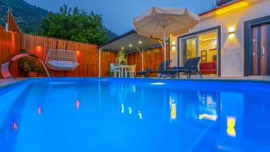 Villa Yiğit Üzümlü Korunaklı Havuz 35