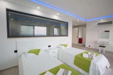 Villa Satürn Korunaklı Havuz 79