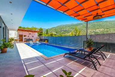 Villa Neon Korunaklı Havuz 55