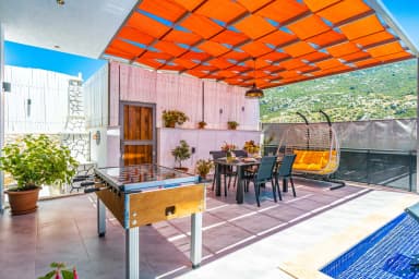 Villa Neon Korunaklı Havuz 21