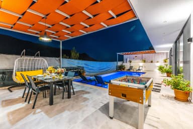 Villa Neon Korunaklı Havuz 91