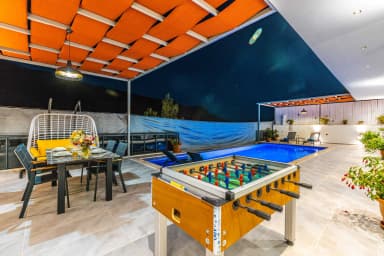 Villa Neon Korunaklı Havuz 15