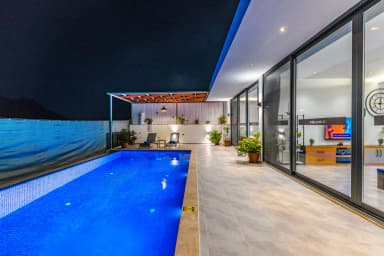 Villa Neon Korunaklı Havuz 63