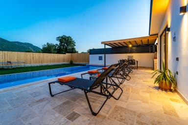 Villa Dorya Korunaklı Havuz 84