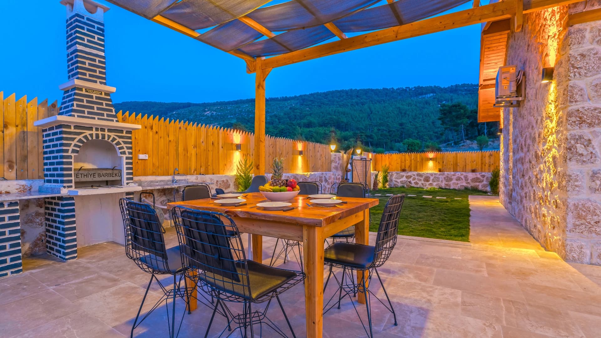 Villa Aras Garden Korunaklı Havuz 90