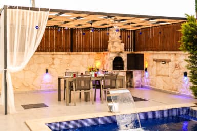 Villa Arels Korunaklı Havuz 98