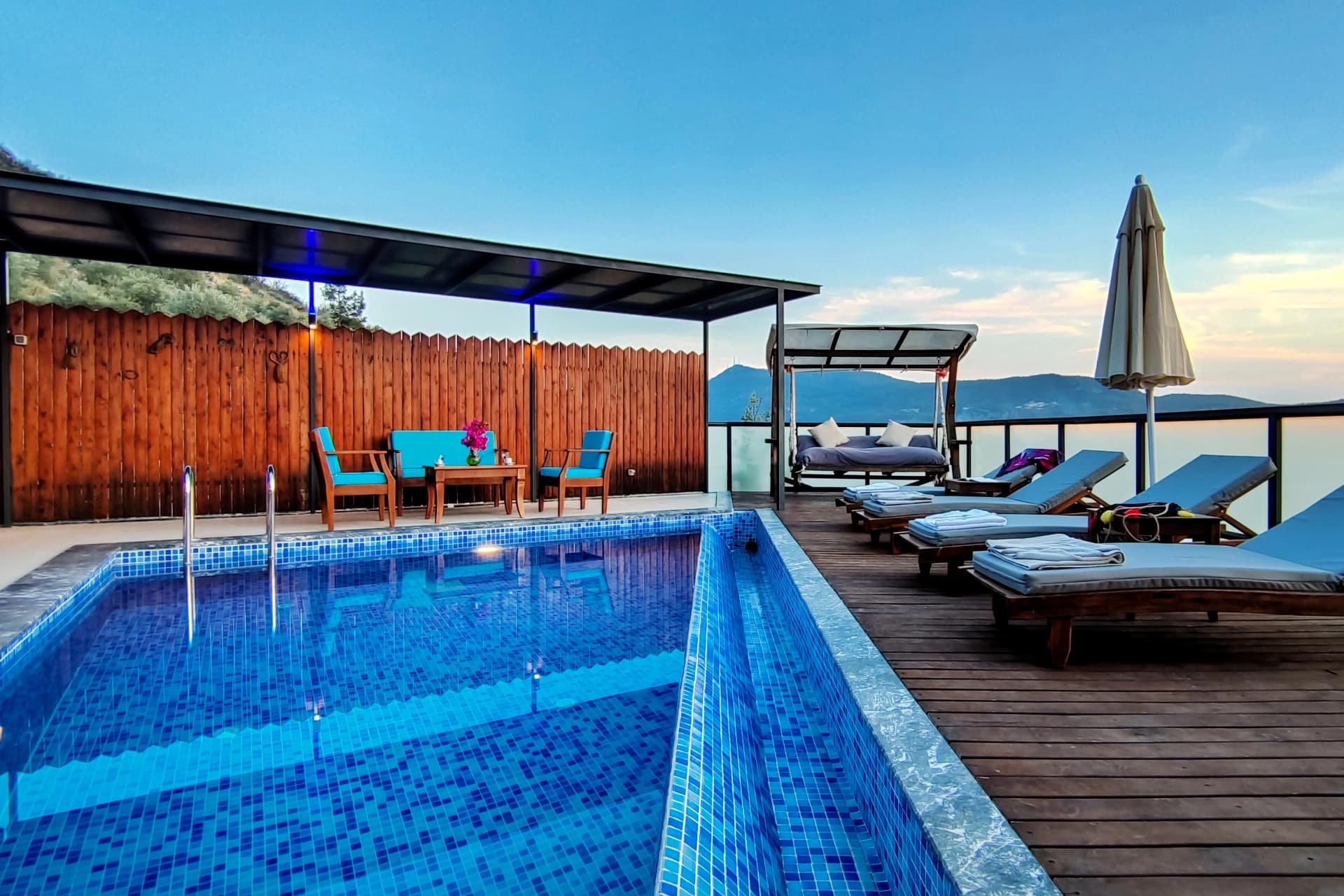 Villa Sakura Korunaklı Havuz 85