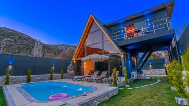 Villa Doğanay Bezirgan Korunaklı Havuz 47