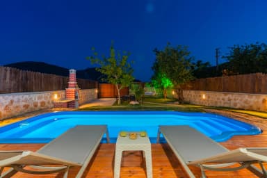 Villa Nazoğlu Korunaklı Havuz 38