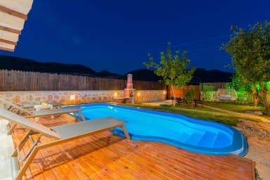 Villa Nazoğlu Korunaklı Havuz 52