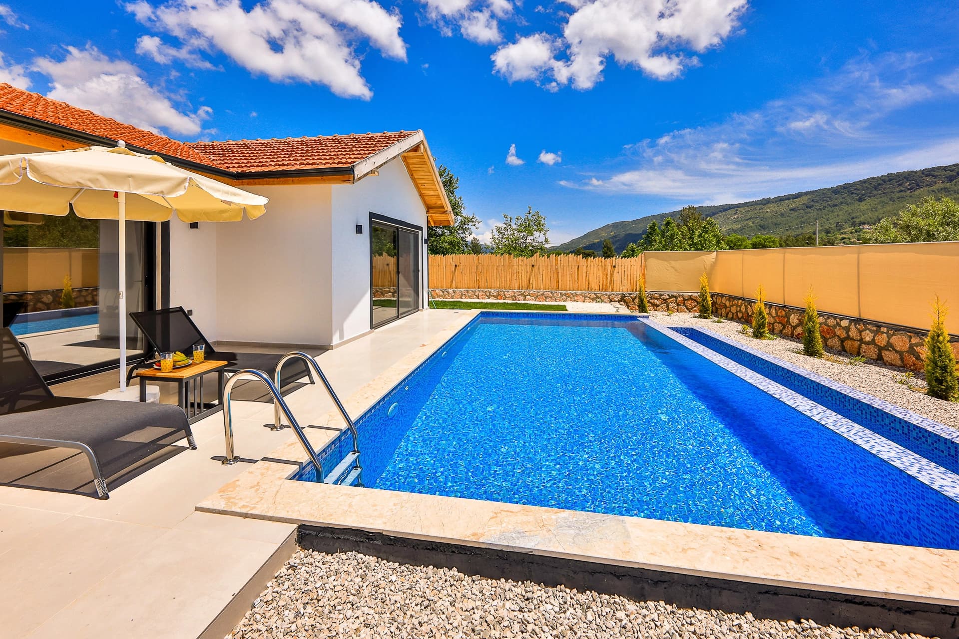 Villa Erisa Korunaklı Havuz 42