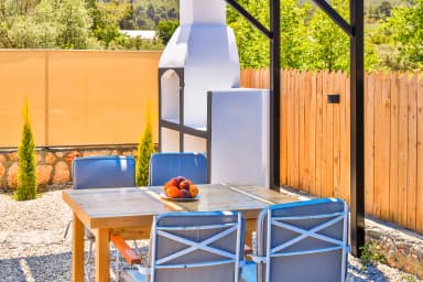 Villa Erisa Korunaklı Havuz 84